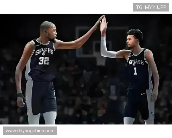杜兰特：文班亚马应更多利用篮下优势